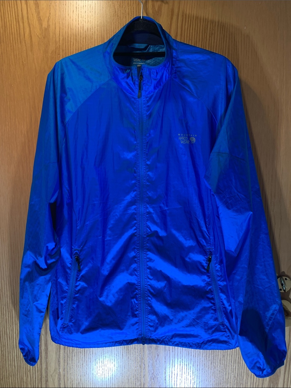 Men’s Mountain Hardwear Electric Blue Lightweight Jacket -Size L